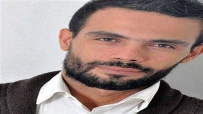 منذ قليل.. وفاة والد الفنان شريف إدريس 