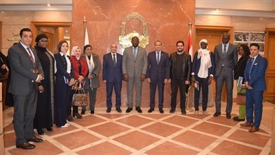 وفد سنغالي يزور غرفة القاهرة التجارية لبحث زيادة العلاقات الاستثمارية والتجارية المشتركة