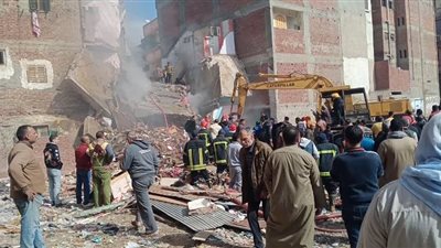 20 مصابا وجثتين.. الحصيلة الأولية لعقار دمنهور المنهار