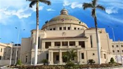 الخشت يستعرض تقريرًا حول أول كلية للروبوتات وتطبيقات الذكاء الاصطناعي بجامعة القاهرة