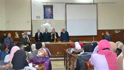رئيس جامعة الإسكندرية يتفقد انتظام  الدراسة في أول أيام الفصل الدراسي الثاني (صور)