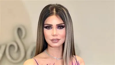 إيناس عزالدين تحتفل بانطلاق برنامجها 