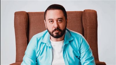 عمرو عبد العزيز يحيي ذكرى وفاه علاء ولي الدين 20