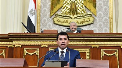 بعد مواجهة وزير الرياضة.. رفع جلسة 