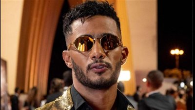 علي طريقته الخاصة.. محمد رمضان يحتفل بعيد الحب مع زوجته (فيديو)