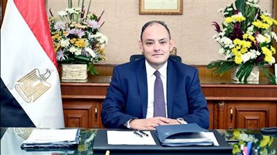 عاجل| الصناعة تسلم عقود 113 وحدة صناعية كاملة المرافق بالفيوم الجديدة