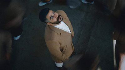 الخريطة الكاملة لمواعيد طرح أغاني ألبوم بعد منتصف الليل لأحمد كامل غدًا