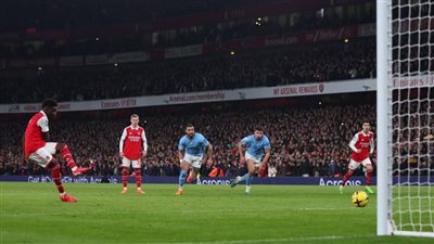 تعديل النتيجة.. شاهد هدف ساكا اليوم أمام مانشستر سيتي في الدوري الإنجليزي