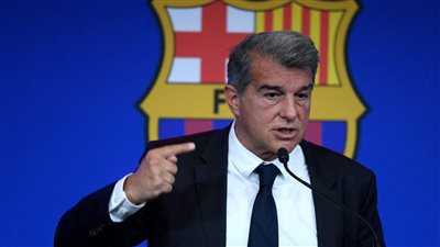 عاجل.. تصريح ناري من لابورتا على رشوة برشلونة لنائب رئيس لجنة الحكام