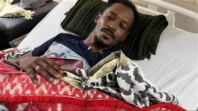 مواطن سوداني يفقد ذراعه بعد إنقاذ سيدة من عجلات القطار 