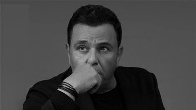 محمد فؤاد وريم البارودي يقدمان واجب العزاء في والدة أحمد عصام