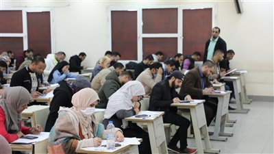 33 ألف طالب وطالبة أنهوا امتحاناتهم بالتعليم المدمج بجامعة القاهرة
