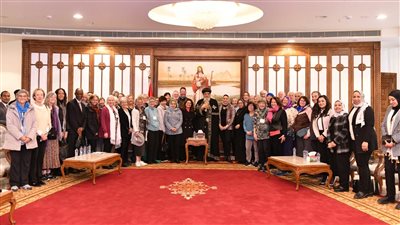 البابا تواضروس يستقبل وفدا أمريكيا لحوار الأديان