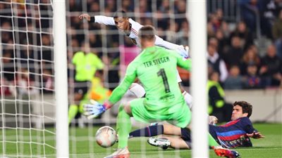 ماركوس راشفورد يعادل النتيجة سريعا لمانشستر يونايتد أمام برشلونة 