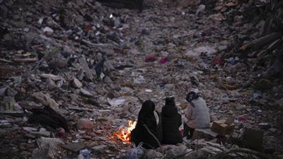 نجت من الزلزال فالتهمتها النيران.. نهاية مأساوية لعائلة سورية مكونة من 7 أفراد