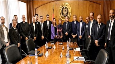 وزير التجارة والصناعة يبحث مع عدد من الشركات الدنماركية سبل تنمية وتطوير مشروعاتهم بالسوق المصري 