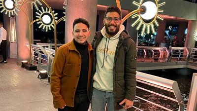 الفجر تنفرد بالحديث مع المغني أحمد حمادة بعد تسلله حفل وائل جسار للغناء معه