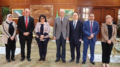 رئيس جامعة المنوفية يستقبل رئيس قسم المخ والأعصاب بكلية الطب جامعة أوكاياما