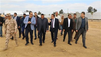 وزير التنمية المحلية ومحافظ المنوفية يتفقدان الأعمال الإنشائية بمصنع تدوير القمامة بقويسنا 