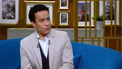 كافحت مع والدتي وكنت بشتغل في الفاعل لحد ما ظهر وجعنى ومكنتش مقتنع بشخصية رمزي.. أبرز تصريحات سامح حسين 