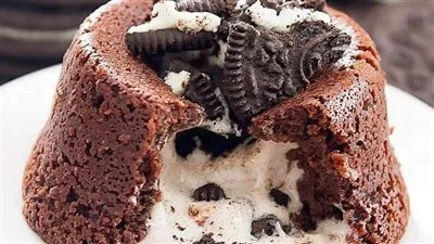 طريقة عمل المولتن كيك.. الشكولاتة والحليب والقهوة في مذاق واحد 