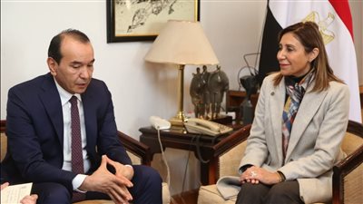 وزيرة الثقافة تلتقي نظيرها الأوزباكستاني لبحث سُبل التعاون المشترك