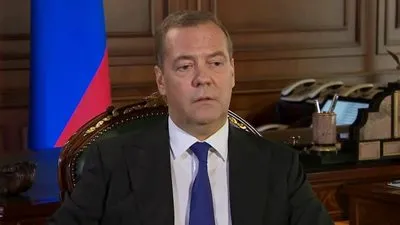 مدفيديف يعلق على الهجرة الجماعية للشعب الأوكراني