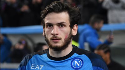 أستاذ ورئيس قسم.. أرقام كفاراتسخيليا مع نابولي في الدوري الإيطالي وأبطال أوروبا