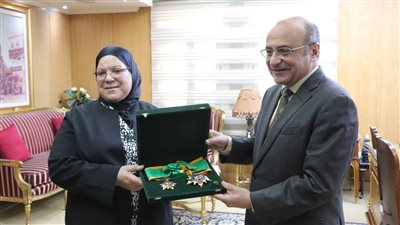 منح اسم المستشار سعيد مرعي وسام الجمهورية من الطبقة الألى 