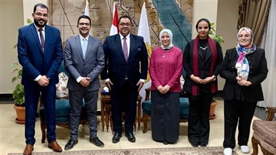 إعداد القادة: البرامج التدريبية لاكتساب المهارات في القيادة والتواصل وصنع القرار