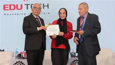 وزير التعليم يكرم أوائل الدبلومات الفنية بملتقى إديوتك إيجيبت