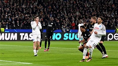 أوسيمين يقود نابولي لعبور عقبة آينتراخت فرانفكورت بثنائية في ذهاب دور الـ16 بدوري أبطال أوروبا