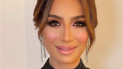 بكلمات رومانسية.. بسمة وهبة تحتفل بعيد زواجها 