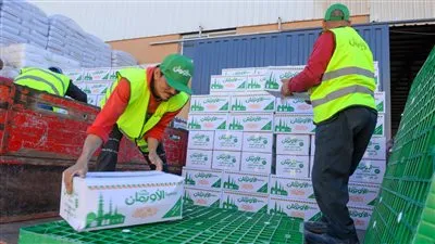 حملة بتضامن أسوان لتوزيع كراتين المواد الغذائية