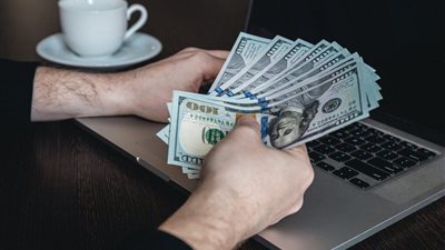 سعر الدولار في البنوك اليوم الإثنين 27 فبراير 2023