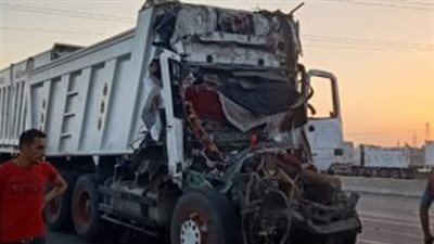 تفاصيل اصطدام سيارة نقل 