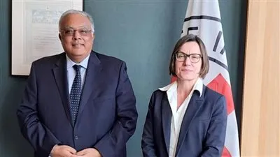 مندوب مصر الدائم لدى الأمم المتحدة بجنيف يلتقي رئيسة اللجنة الدولية للصليب الأحمر