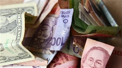 قبيل العطلة المصرفية.. ننشر آخر المستجدات في أسعار العملات العربية والأجنبية اليوم بالبنوك 