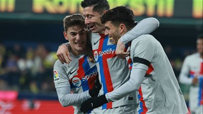 برشلونة يسعى لتجديد عقد نجمه