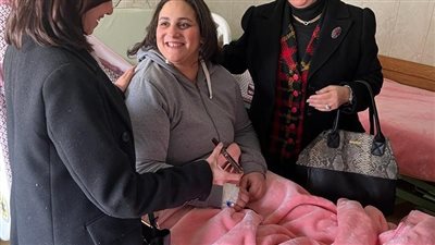 قيادات الإسكندرية يزورون بطلة رفع الأثقال نهلة رمضان عقب تعرضها لوعكة صحية