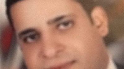 وفاة طبيب مخ وأعصاب بعيادته الخاصة ببورسعيد