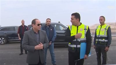 السيسي لمهندسي أحد مشروعات الطرق: 