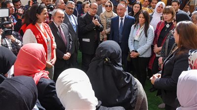 محافظ الإسكندرية ووزيرة التعاون ومُنسق الأمم المتحدة في مصر يتفقدون جمعية 