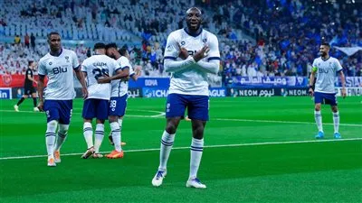 عاجل.. الهلال يضرب شباك الدحيل بالهدف الرابع 