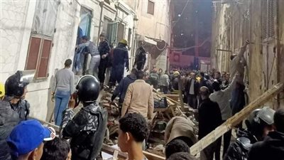 انهيار عقار على السكان في الجمرك بالإسكندرية 
