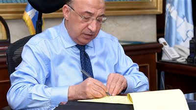 محافظ الإسكندرية يصدر قرارًا بنقل 9 موظفين للعمل خارج ديوان عام حي شرق