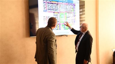 محافظ بورسعيد يستعرض مقترحات تطوير عددا من المحاور والطرق لإحداث السيولة المرورية