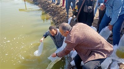 وكيل تعليم الدقهلية يفتتح أول مزرعة سمكية بمدرسة المنزلة الثانوية الزراعية