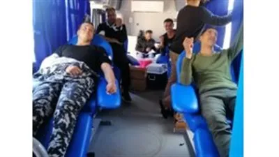 رجال الشرطة يشاركون في حملة تبرع بالدم بالأقصر