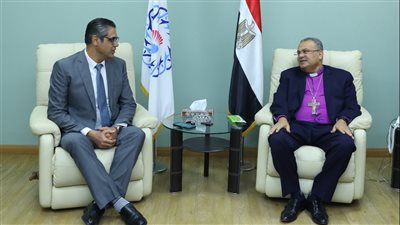 قادة المذاهب الإنجيلية بمصر يهنئون رئيس الإنجيلية لفوزه في الانتخابات